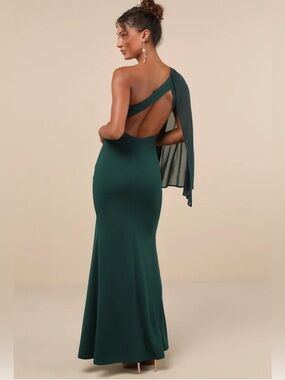 NWT Lulus One-Shoulder Emerald Green Back Cut Out Evening Gown Small